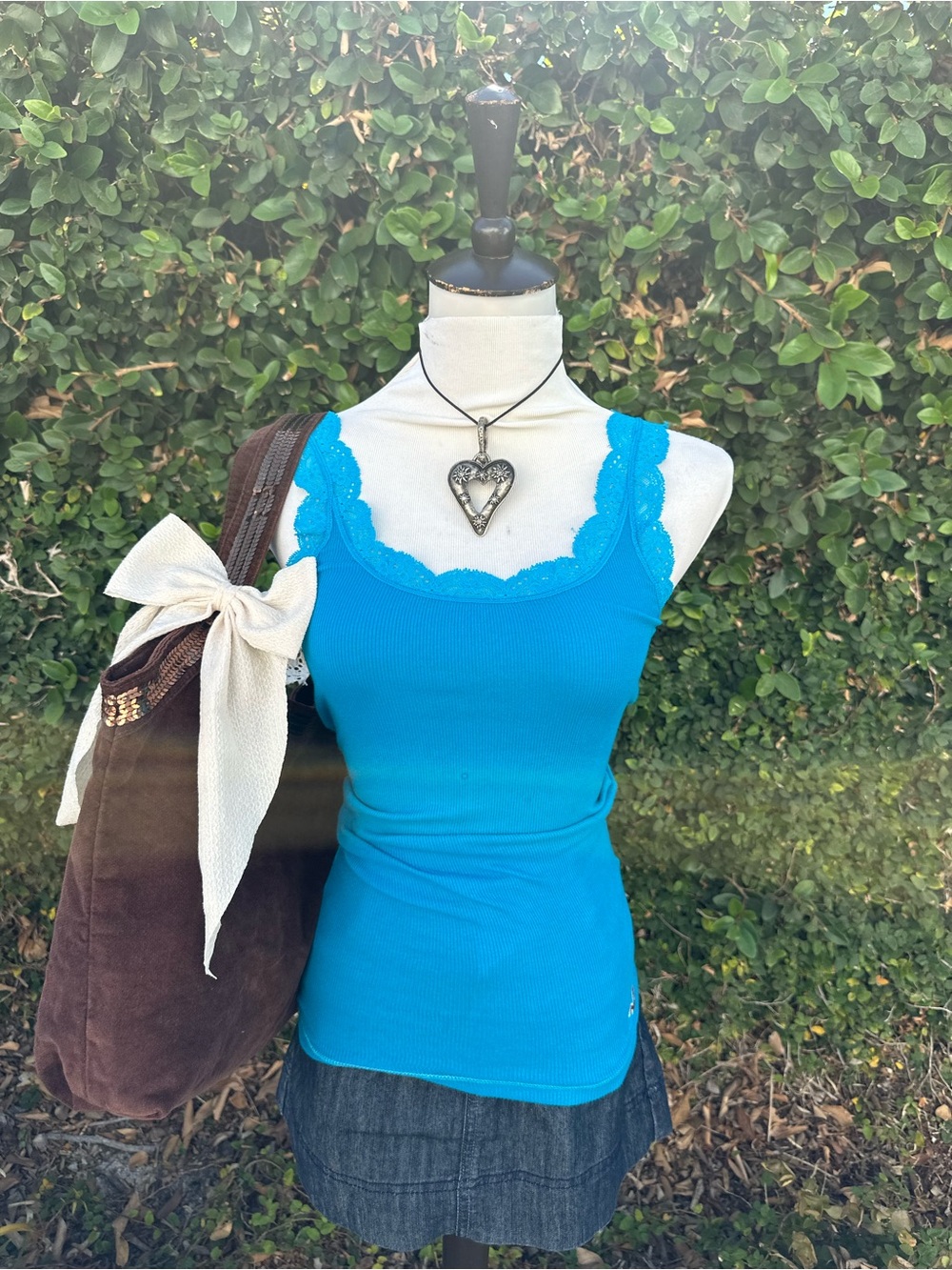 ✨y2k Blue lace trim Hollister cami top